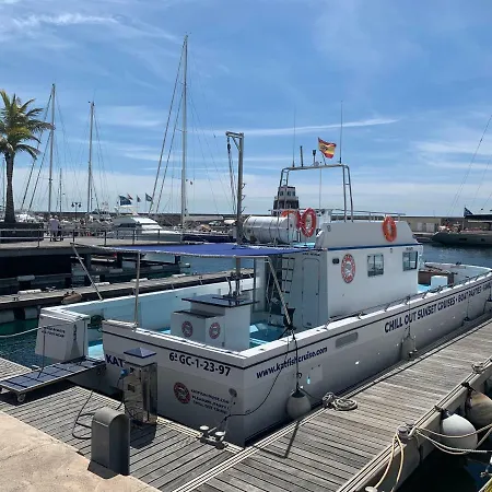 Úszó hotel Katfish Luxury Marine Puerto Calero Lanzarote *